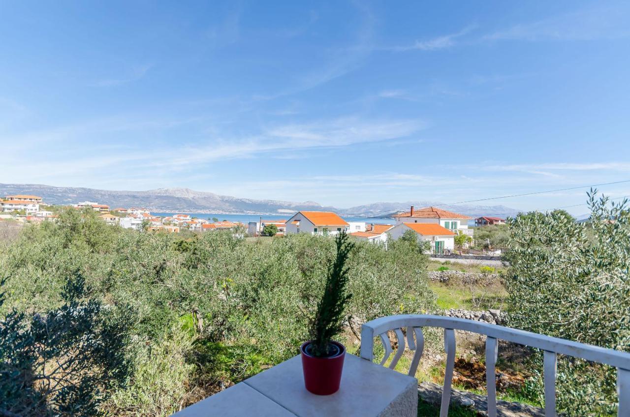Apartments Stara Maslina Слатине Екстер'єр фото