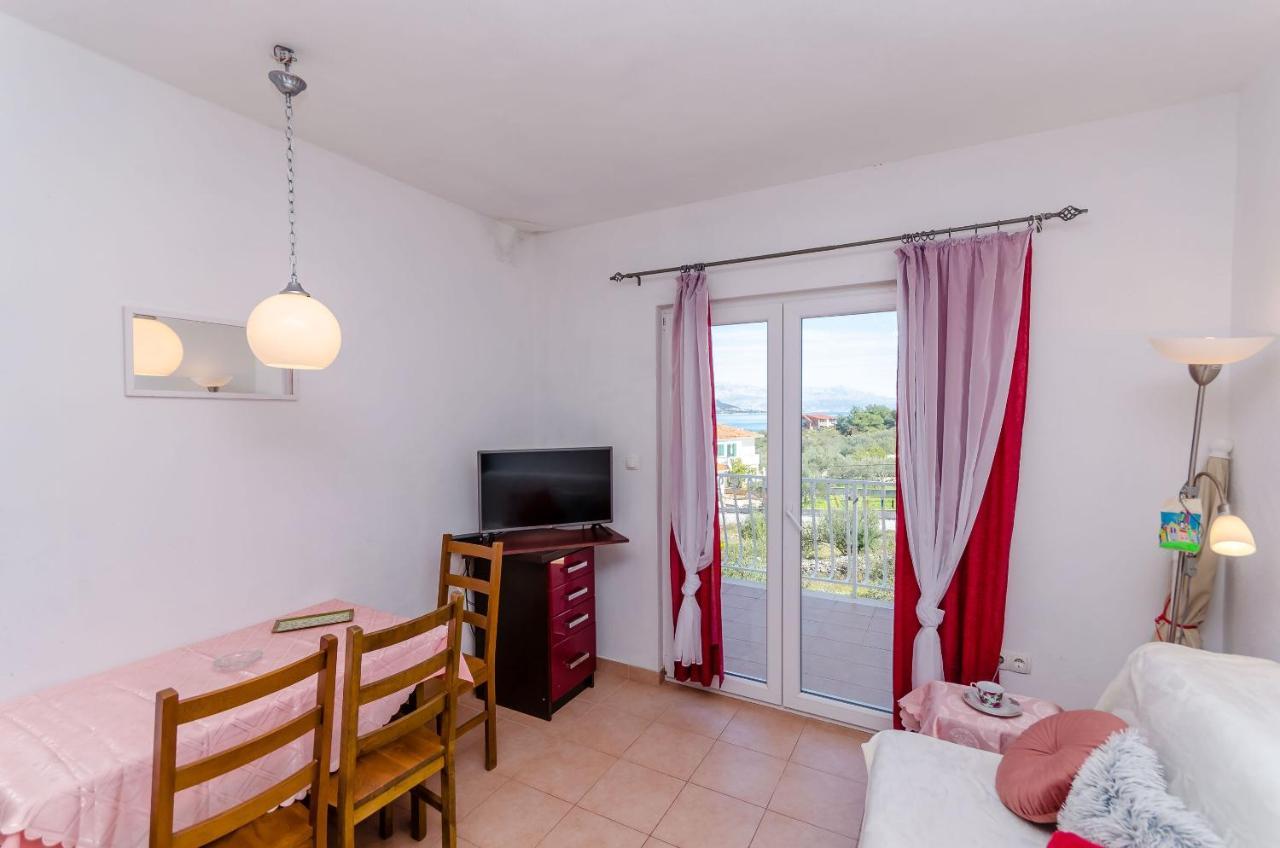 Apartments Stara Maslina Слатине Екстер'єр фото