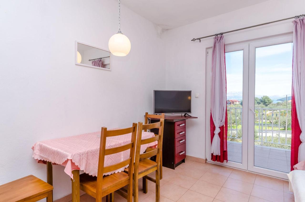Apartments Stara Maslina Слатине Екстер'єр фото