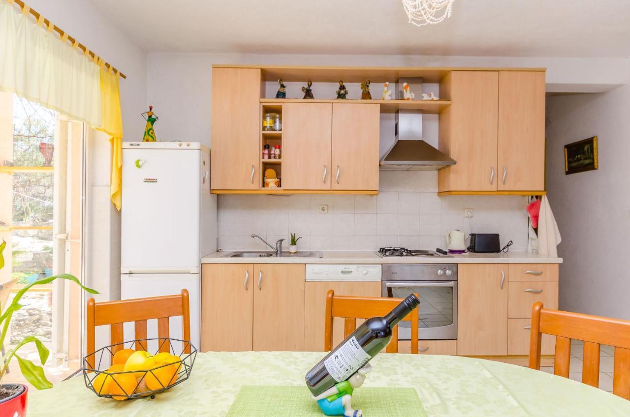 Apartments Stara Maslina Слатине Екстер'єр фото